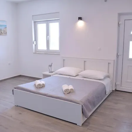 Studio Apartman Gili Apartment Kastela