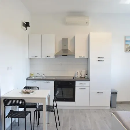 Apartment Studio Apartman Gili Kastela