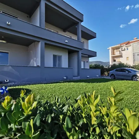 Studio Apartman Gili * Kastela